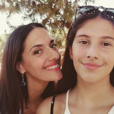 Νόνη Δούνια: H απίστευτη βουτιά με τα παιδιά της στις Σπέτσες (pics)