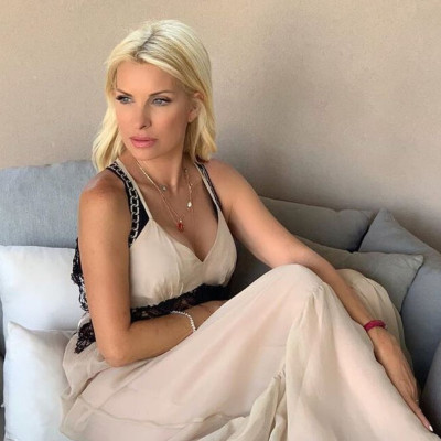 Ελένη Μενεγάκη: Αυτές είναι οι στιγμές που την είδαμε χωρίς μακιγιάζ το φετινό καλοκαίρι (Photos)