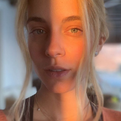 Δούκισσα Νομικού: Υπέροχη εμφάνιση στην παραλία ακόμα και στον 9ο μήνα της εγκυμοσύνης της