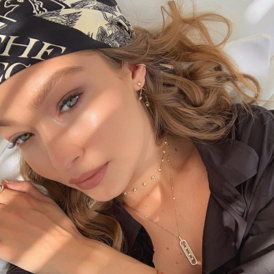 Η Gigi Hadid έκανε το πιο juicy μανικιούρ του Αυγούστου (photos)