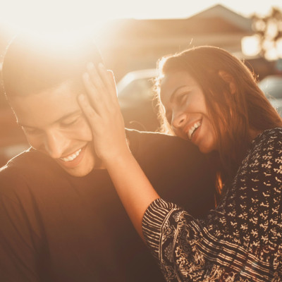 Αυτά είναι τα πιο περίεργα, τα πιο άβολα και οι πιο ωραίες στιγμές σε μια σχέση