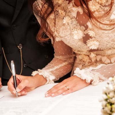 Γάμος στην ελληνική showbiz – H διπλή τελετή και το γαμήλιο ταξίδι στις Μαλδίβες (photos)