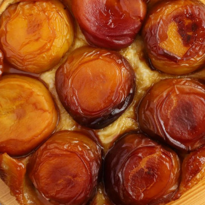 Ανάποδη τάρτα με ροδάκινα