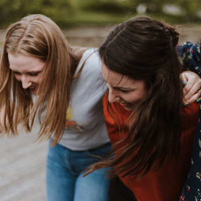 5 οφέλη που προσφέρει η φιλία στη ζωή σου
