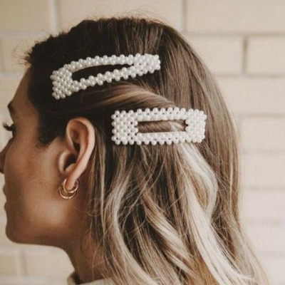Shopping Guide: Η νέα τάση στα μαλλιά λέει hair clips και εμείς σου δείχνουμε τα καλύτερα