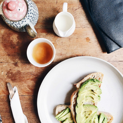 Επιστρέφεις από τις διακοπές και σε έχει πιάσει πανικός; Με αυτές τις 6 τροφές θα χαλαρώσεις