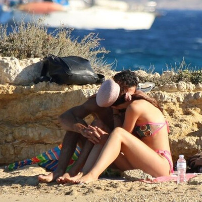 Σεμνά, παιδιά! Σας βλέπουν (photos)