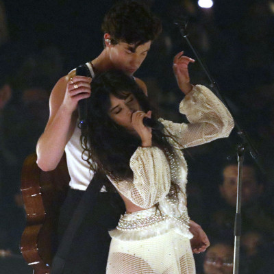 MTV VMAs 2019: Camila Cabello και Shawn Mendes στην πιο hot εμφάνιση της χρονιάς