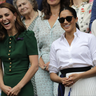 Γιατί η Meghan Markle επιλέγει πάντα την ίδια πόζα και γιατί να την επιλέξεις κι εσύ