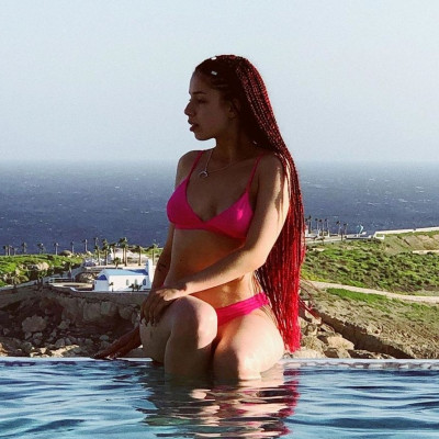 Μαλλιά κοτσιδάκια: Αυτό είναι το σούπερ trend που έχουν λατρέψει η Λάουρα Νάργες και η Natasha Kay