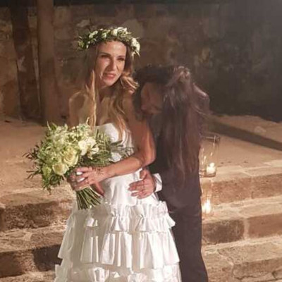 Γάμος Ευρυδίκης - Κατσιώνη: Η έξοδος του ζευγαριού και το τρυφερό φιλί