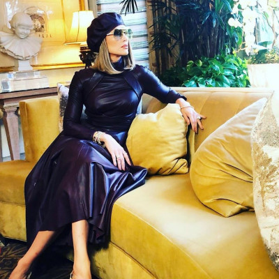 Jennifer Lopez κρύψε τους κοιλιακούς σου για να μπορέσουμε κι εμείς να φάμε σαν άνθρωποι (video)