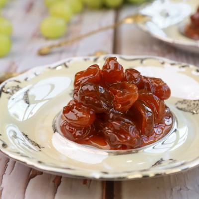 Γλυκό του κουταλιού σταφύλι μόνο με πέντε υλικά