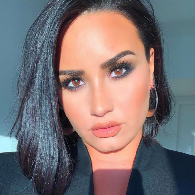 Η Demi Lovato αποκαλύπτει τον μεγαλύτερο φόβο για το σώμα της με την πιο ακομπλεξάριστη φωτογραφία