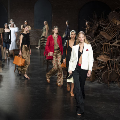 H NYFW μόλις ξεκίνησε και εμείς έχουμε ξεχωρίσει 5 styling tricks για την επόμενη σεζόν