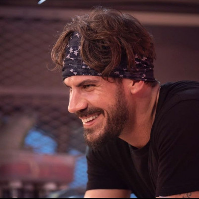 Άκης Πετρετζίκης: 10 φορές που ούτε το Instagram δεν μπορούσε να αντέξει τη γοητεία του