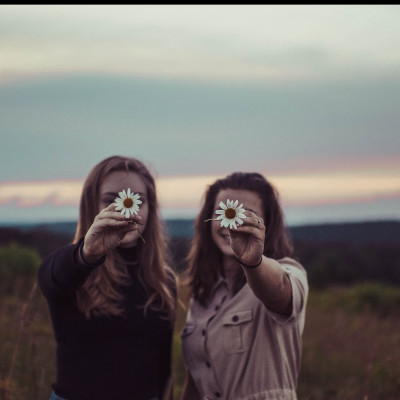 15 πράγματα που κάνεις μόνο με την κολλητή σου