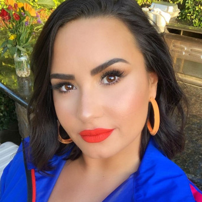 Demi Lovato: Άλλαξε τα μαλλιά της κι όλοι πιστεύουν ότι αντιγράφει αυτήν τη διάσημη τραγουδίστρια