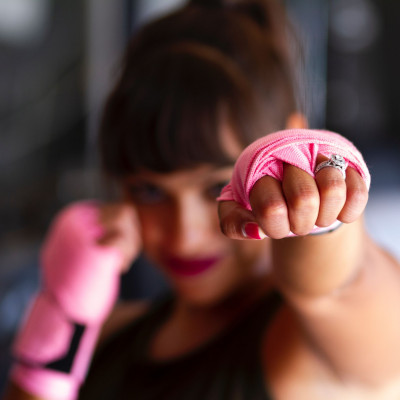 Ποιος είπε πώς δεν μπορείς να κάνεις box στο σπίτι; Δες το βίντεο που θα σε κάνει να κολλήσεις