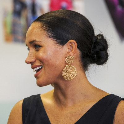 H Meghan Markle φόρεσε μία ολόσωμη φόρμα που κοστίζει περίπου 100 Ευρώ και είναι ακόμα in stock