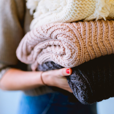 Clothes Hacks: Έτσι η ντουλάπα σου θα είναι πάντα τακτοποιημένη