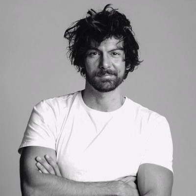 Αν δεν έχεις δει «Άγριες Μέλισσες» μάλλον δεν έχεις εντοπίσει τον πιο σέξι άντρα ηθοποιό