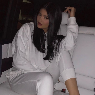 Kylie Jenner: Το πρώτο tweet μετά τον χωρισμό κι η φημολογούμενη ερωμένη του Travis