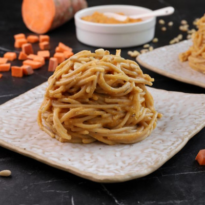 Σπαγγέτι ολικής με πέστο γλυκοπατάτας