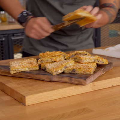 Πεντανόστιμη συνταγή για μανιταρόπιτα