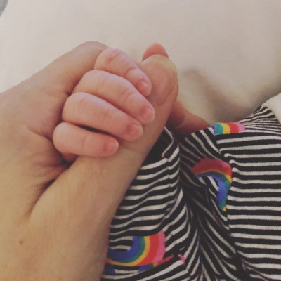 Η 44χρονη star έγινε μητέρα για πρώτη φορά και το ανακοίνωσε μέσω Instagram