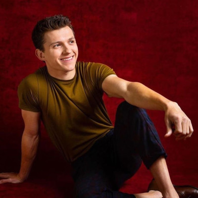 Ο Tom Holland άλλαξε look και οι fans του έχουν ξετρελαθεί