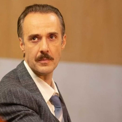 Άγριες Μέλισσες: Ο «Κοινοτάρχης» είναι παντρεμένος με δυο παιδιά – Αυτή είναι η σύζυγός του (photos)