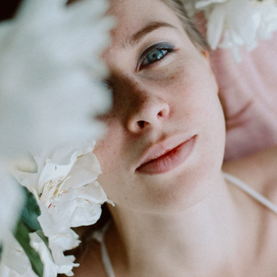 Έσκασαν τα χείλη σου; Με αυτές τις σπιτικές θεραπείες θα αποκτήσουν βελούδινη υφή