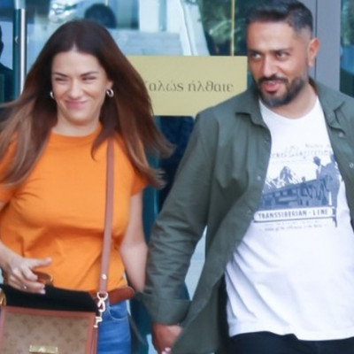 Ωραίο το ζευγάρι αλλά δώσε την προσοχή σου στην τσάντα της Λασκαράκη - Θα σε συγκλονίσει! (Photos)