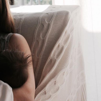 «Δεν θα σας πω "θηλάστε τα παιδιά σας" γιατί οι προστακτικές & προσταγές ποτέ δεν μ' άρεσαν»