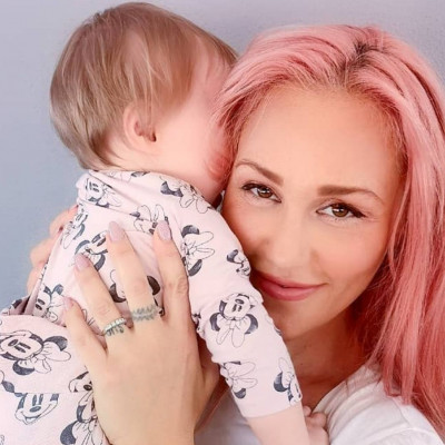 Πηνελόπη Αναστασοπούλου: Δείτε την να θηλάζει την κόρη της - Η φώτο & το τρυφερό μήνυμα (pics)