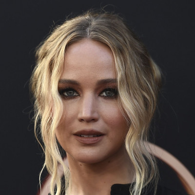 Το γαμήλιο ταξίδι της Jennifer Lawrence θα σε κάνει να αναρωτιέσαι για τον τραπεζικό της λογαριασμό