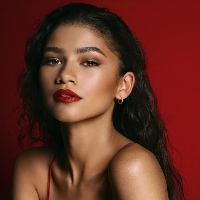 Η Zendaya ήταν πιο εντυπωσιακή από ποτέ στα People’s Choice Awards αλλά οι κοιλιακοί της ξεχώρισαν