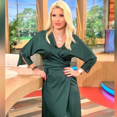 Ελένη Μενεγάκη: Οι κόρες της είναι ψηλές, όμορφες και στιλάτες - Οι φωτό που πρέπει να δεις! (Pics)