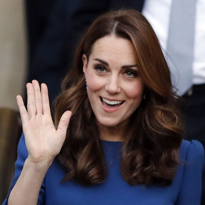 Η Kate Middleton μπήκε σε δημόσια συγκοινωνία για να πάει σε event, και οι fans «ουρλιάζουν»