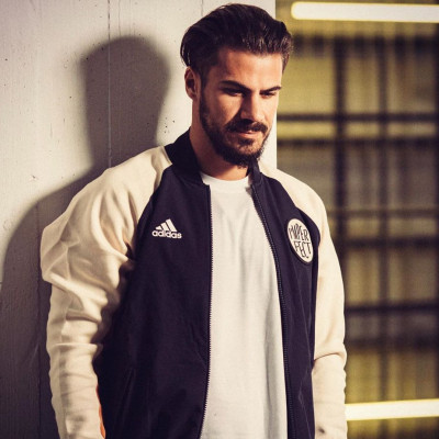 Ξεσήκωσε και το facebook: Η φωτό του Άκη Πετρετζίκη που συγκέντρωσε πάνω από 8k likes