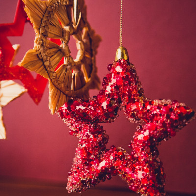 DIΥ: Φτιάξε μόνη σου τα πιο ωραία Χριστουγεννιάτικα στολίδια