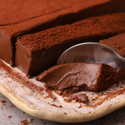 Chocolate mousse cake