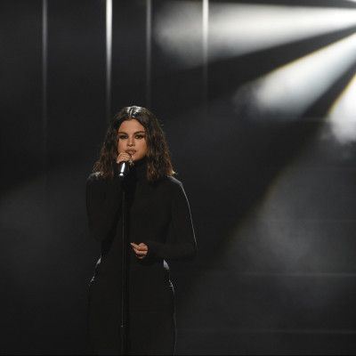 Αυτός είναι ο λόγος για την κακή εμφάνιση της Selena Gomez κι είναι πιο σοβαρός απ' όσο φανταζόσουν