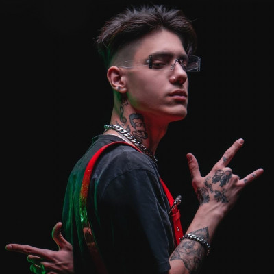 Lil Barty: Το νέο του τραγούδι «Κανόνες» ανεβαίνει στα trends του YouTube και κάνει πανικό