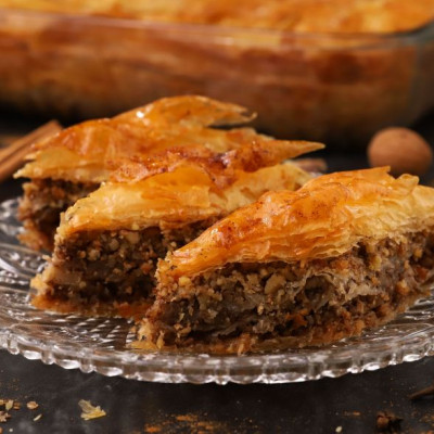 Μπακλαβάς με καρύδια