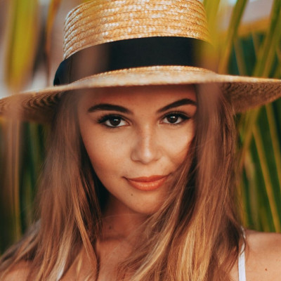 Η Olivia Jade τρομοκρατημένη κάνει το πρώτο βίντεο στο YouTube μετά το σκάνδαλο