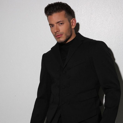 Βαγγέλης Κακουριώτης: Μήπως τραγουδά για εσένα το νέο «Γεννήθηκες για μένα»