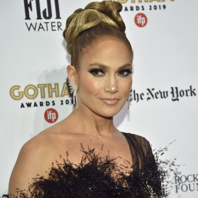 H Jennifer Lopez έκανε μία ακόμα red carpet εμφάνιση... που δεν θα τη χαρακτηρίζαμε ως επιτυχημένη!