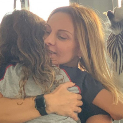 Πέγκυ Ζήνα: Τι ζητάει από την κόρη της πριν από κάθε πρεμιέρα (vid)